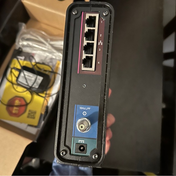 Arris SURFboard Cable Modem & Wifi Router Model SBG6580 N300 Motorola - Picture 11 of 13